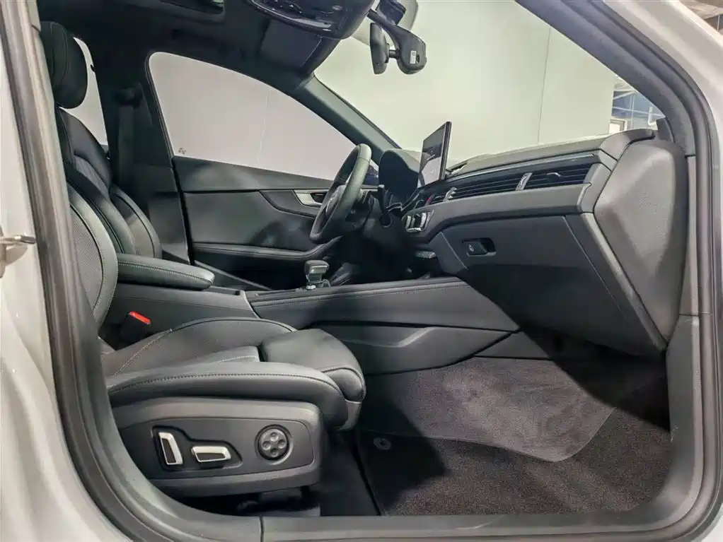 Audi A4L 2024 40 TFSI Luxury Dynamic фото 7