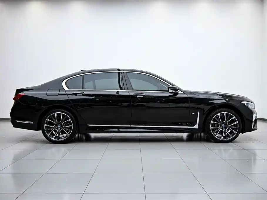 BMW 7 Series 2019 Facelift 740Li xDrive Executive M Sport Package фото 6