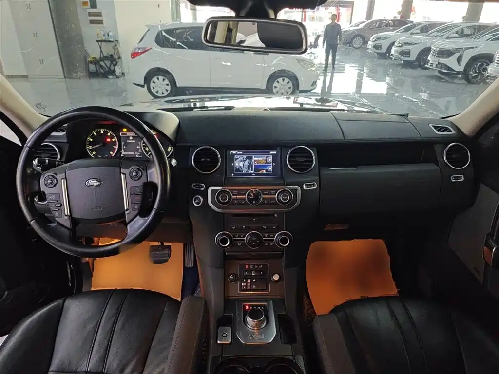 Land Rover Discovery 2016 3.0 SC V6 SE фото 10