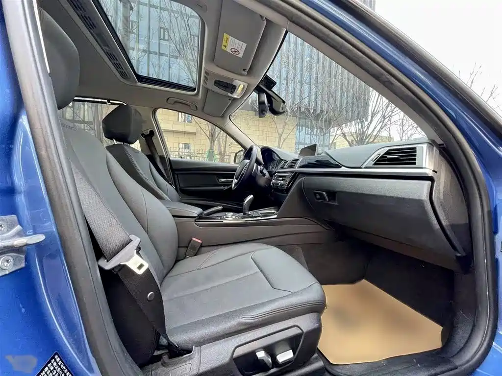 BMW 3 Series 2017 320Li M Sport фото 17