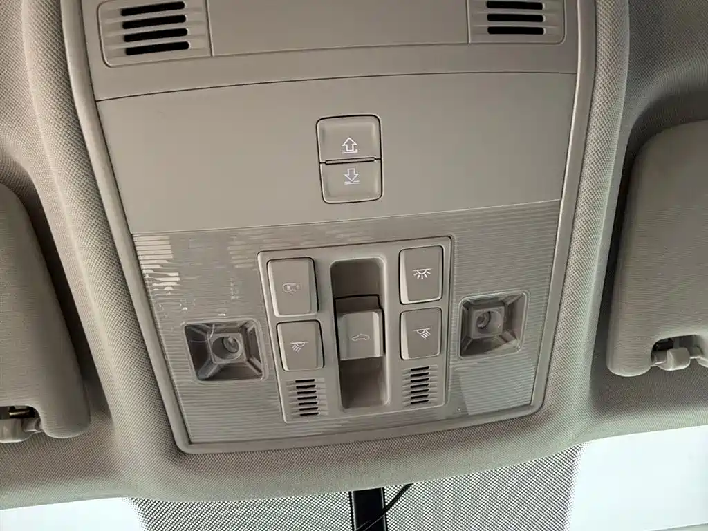 Volkswagen Tharu 2022 280TSI FWD Luxury Edition фото 11