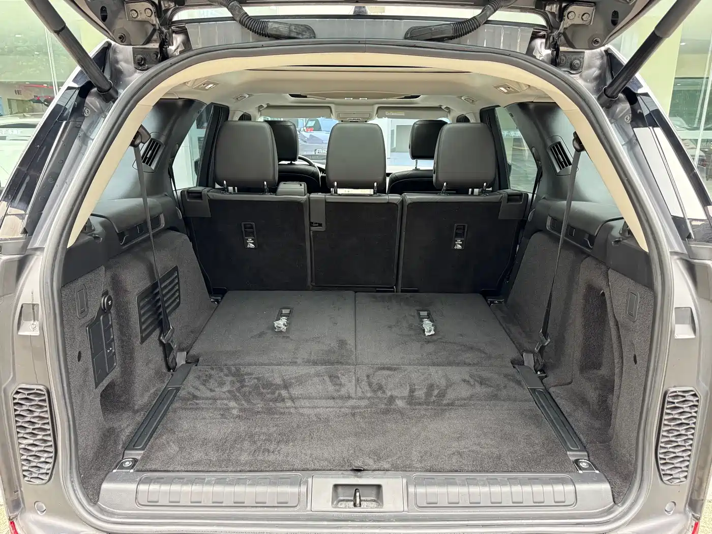 Фото 22 - Land Rover Discovery