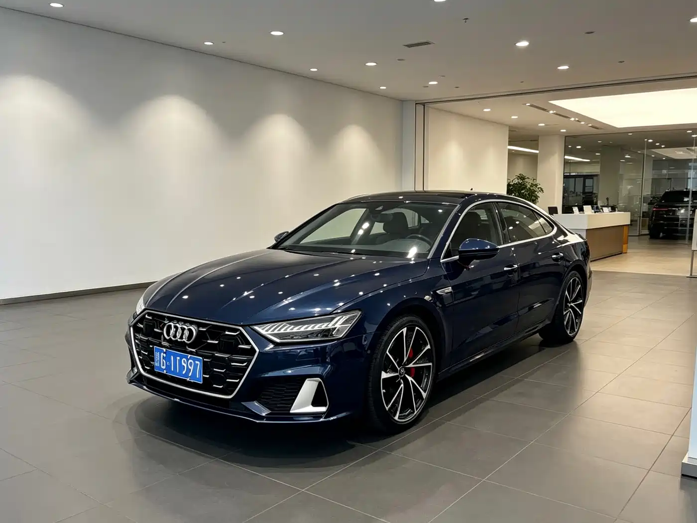 Audi A7L 2024 45TFSI quattro S-line Vision Edition Crystal Package фото 6