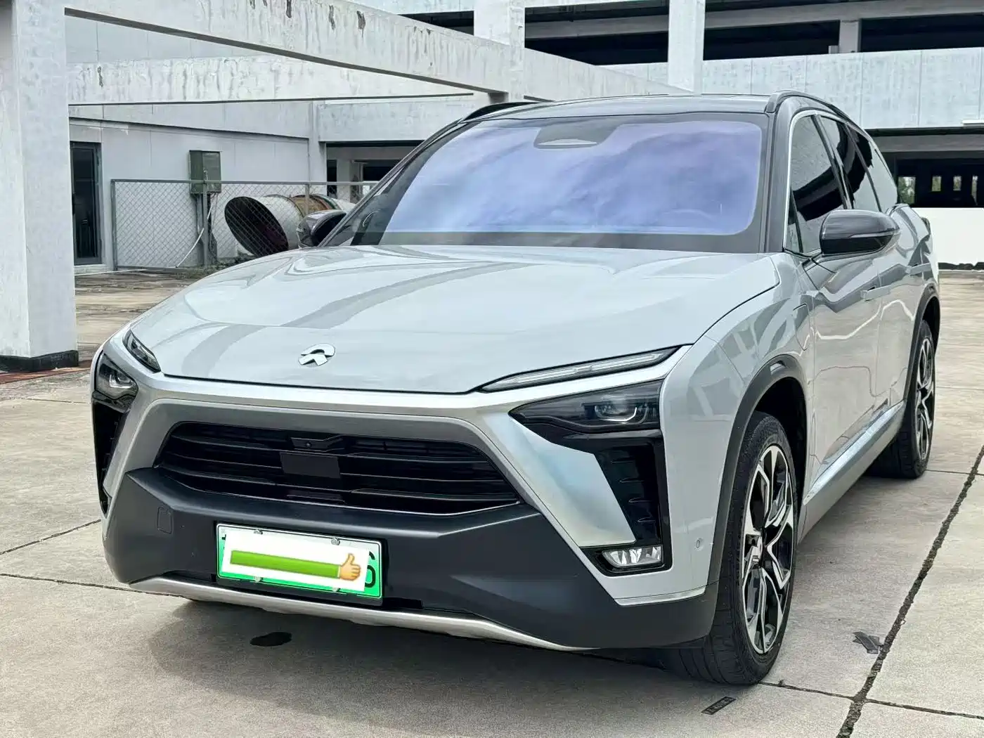 Фото 1 - NIO ES8