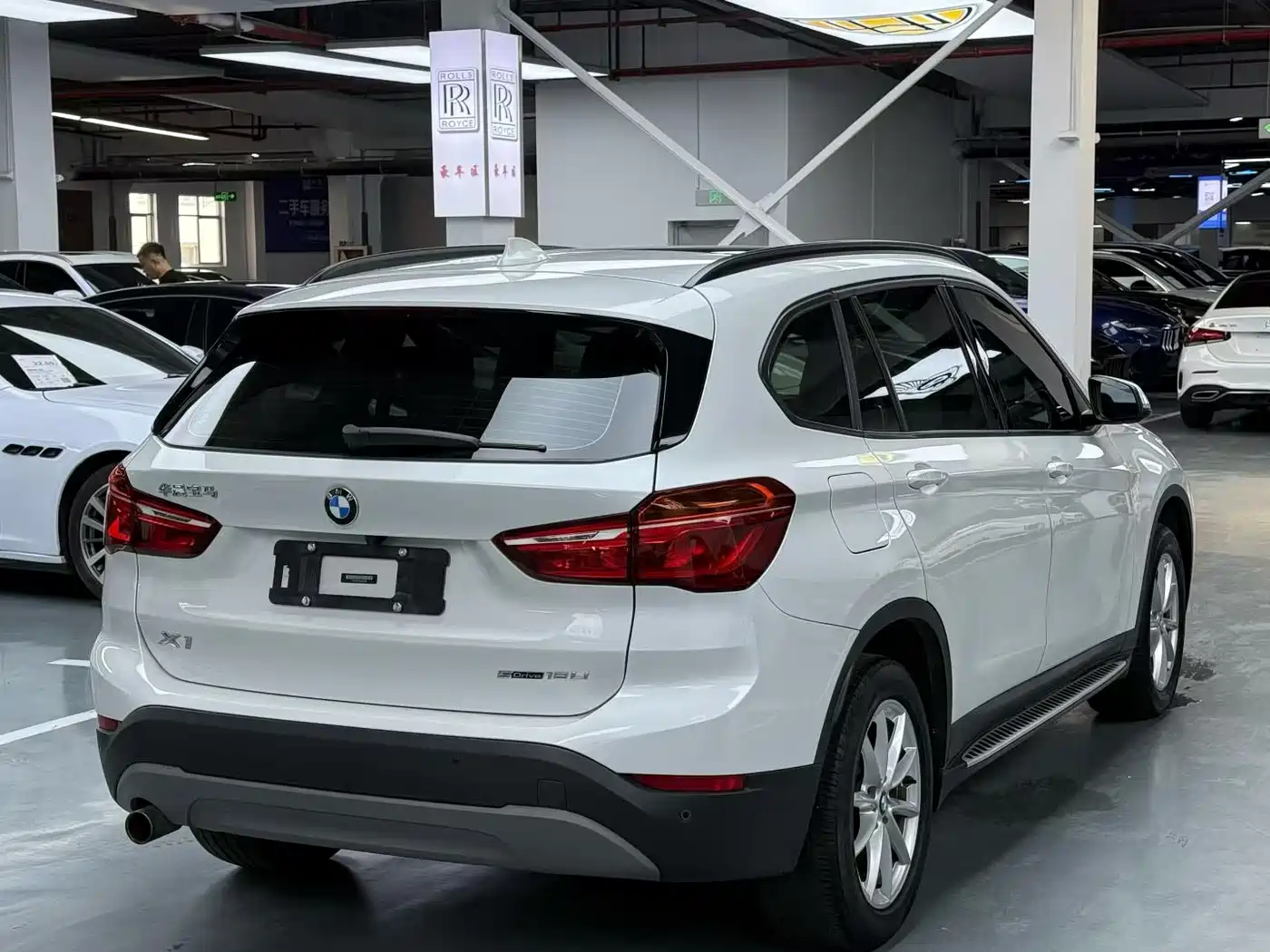 BMW X1 2018 sDrive18Li Fashion Model фото 9