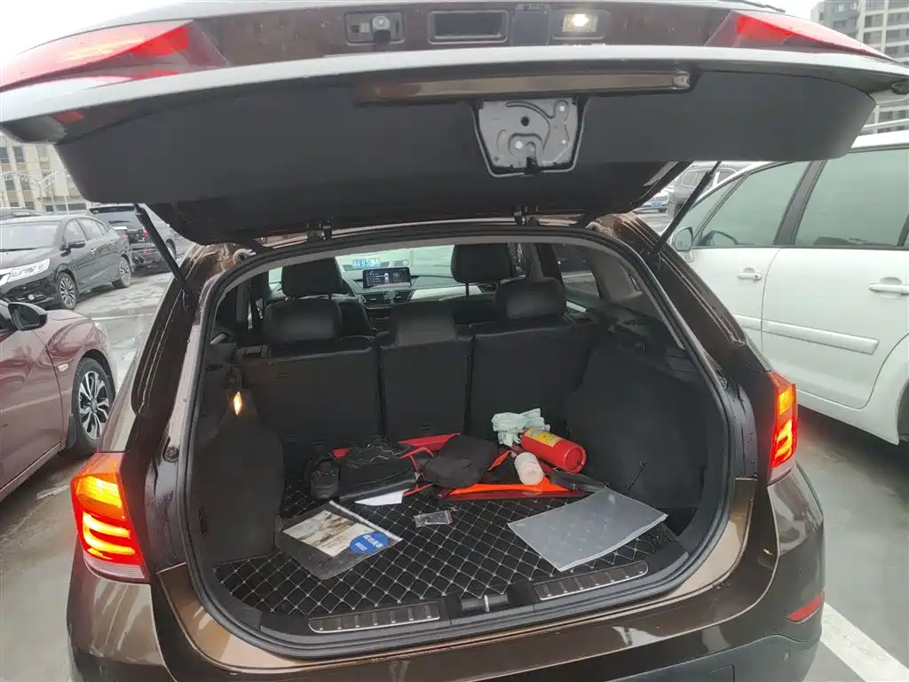 BMW X1 2014 sDrive18i Fashion Edition фото 15