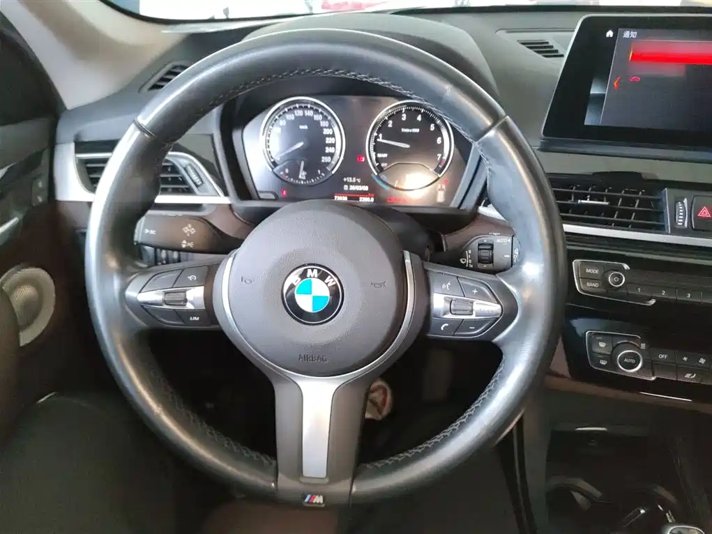BMW X1 2021 sDrive25Li Leading фото 11