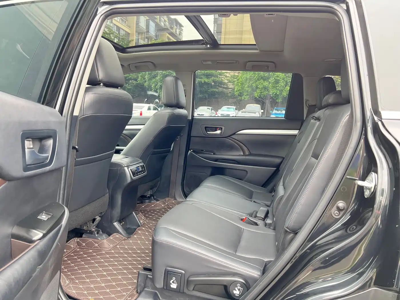 Toyota Highlander 2021 2.0T AWD Luxury 7-Seater фото 13