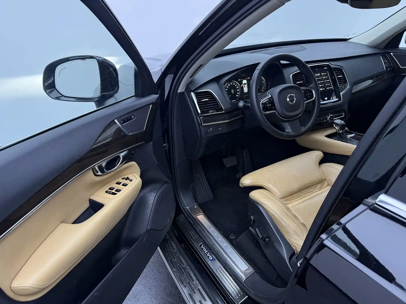 Фото 4 - Volvo XC90