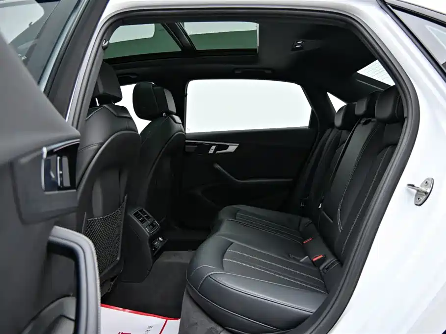 Audi A4L 2024 40 TFSI Luxury Dynamic фото 12