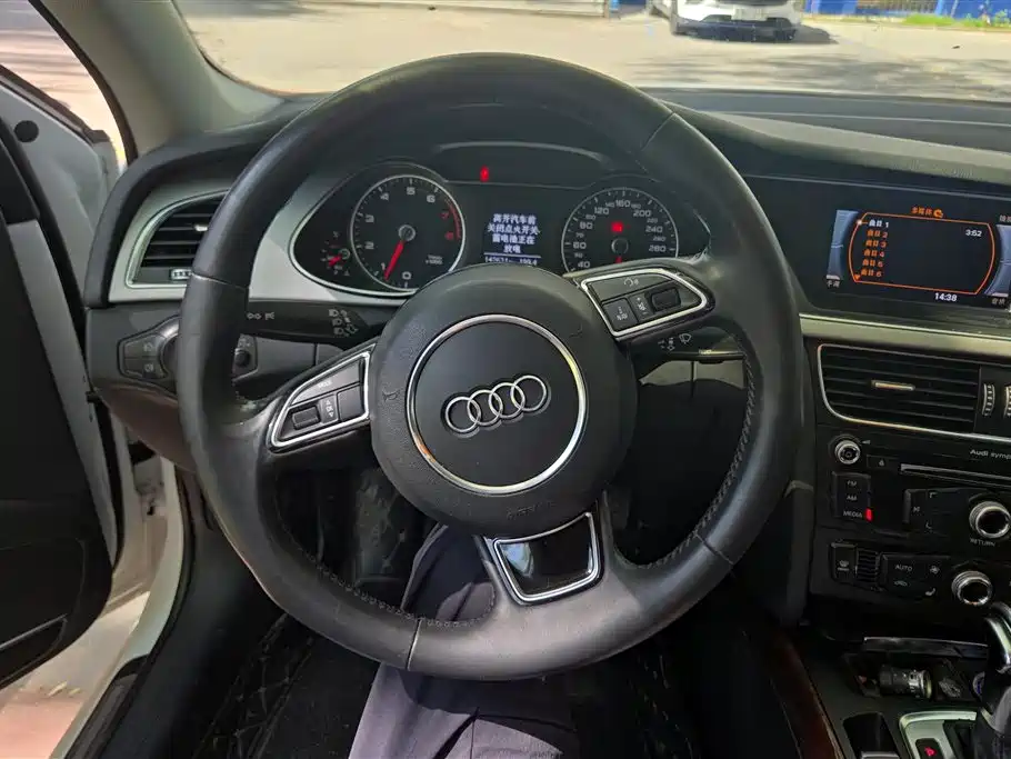 Audi A4L 2013 35 TFSI Automatic Comfort фото 15