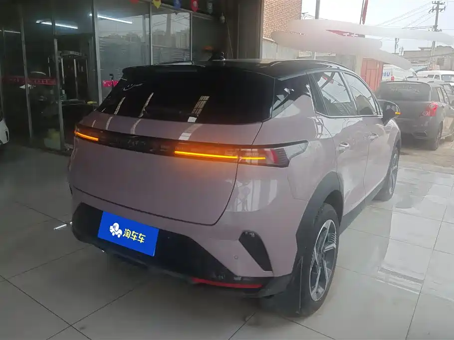 Lynk & Co 06 2025 Renew 1.5T Pro фото 3