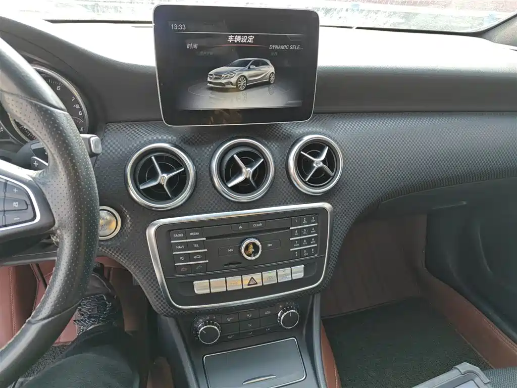 Mercedes-Benz A-Class (Import) 2017 Facelift A 200 Fashion фото 9