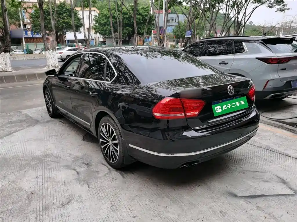 Volkswagen Passat 2014 1.8TSI DSG Executive Navigation Edition фото 5