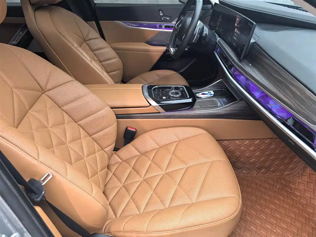 BMW 7 Series 2023 Model 735Li Luxury Package фото 9