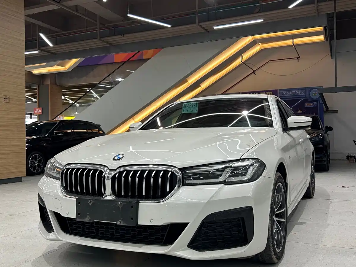 BMW 5 Series 2022 525Li M Sport Package