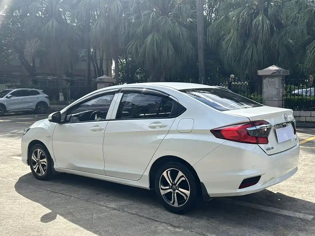 Honda Greiz 2017 2016 1.5L CVT Classic Edition