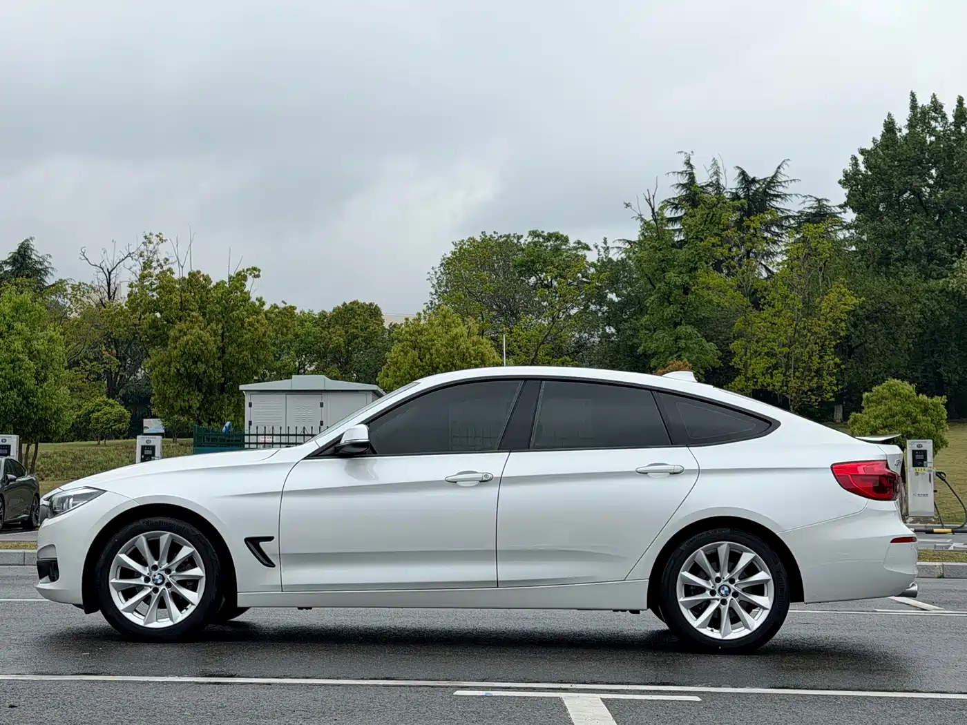 BMW 3 Series GT 2018 320i Fashion фото 4