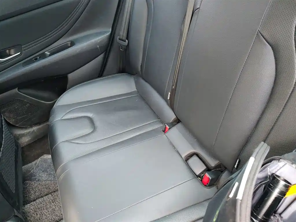 Hyundai Elantra 2023 1.5L CVT GLX Elite Edition фото 17