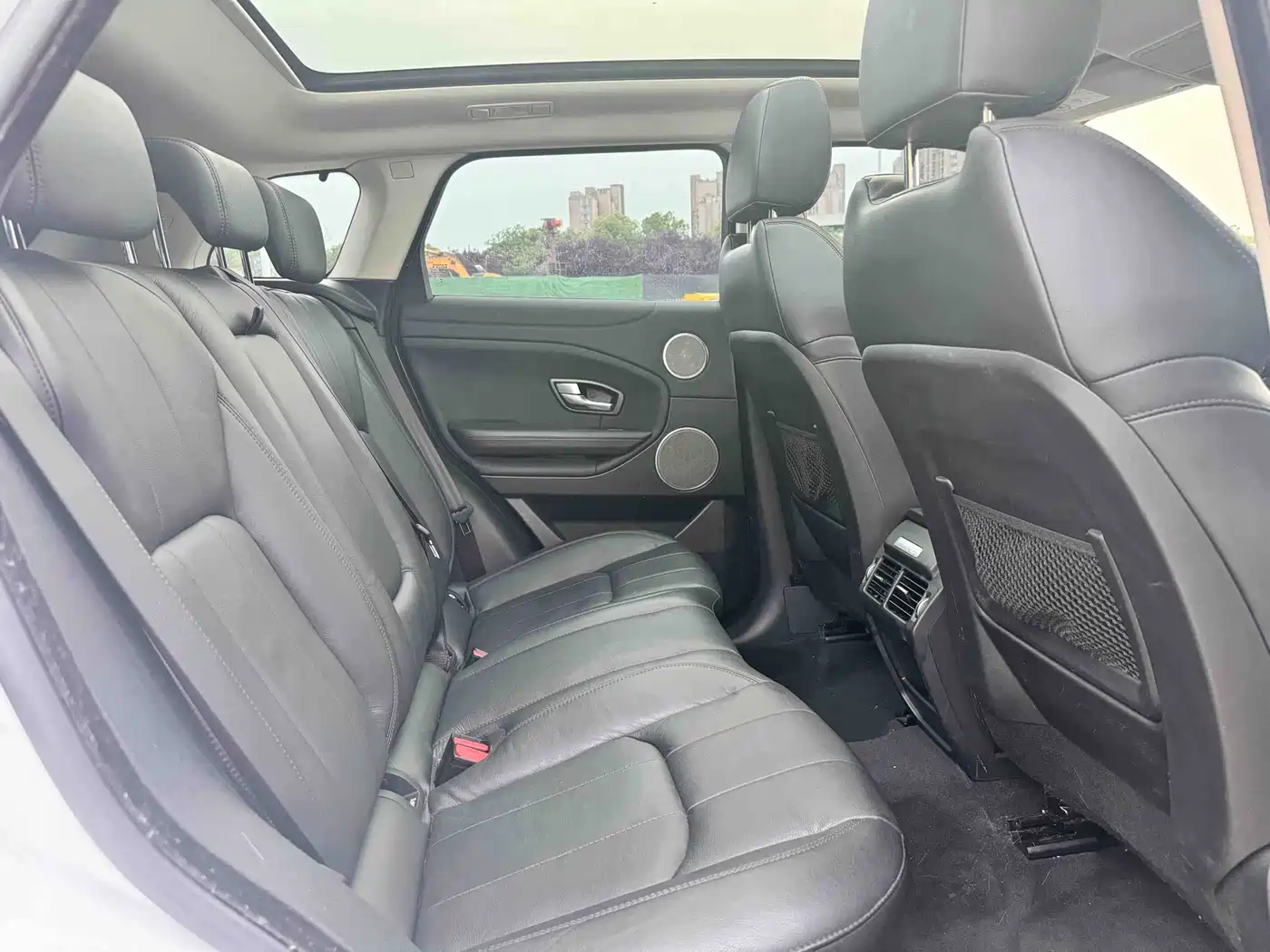 Land Rover Range Rover Evoque 2017 2.0T SE Smart Shine Edition фото 18