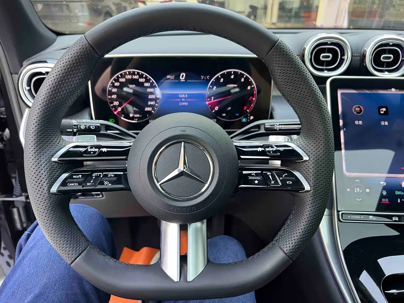 Mercedes-Benz GLC 2024 GLC 260 L 4MATIC Luxury 5-seater фото 11