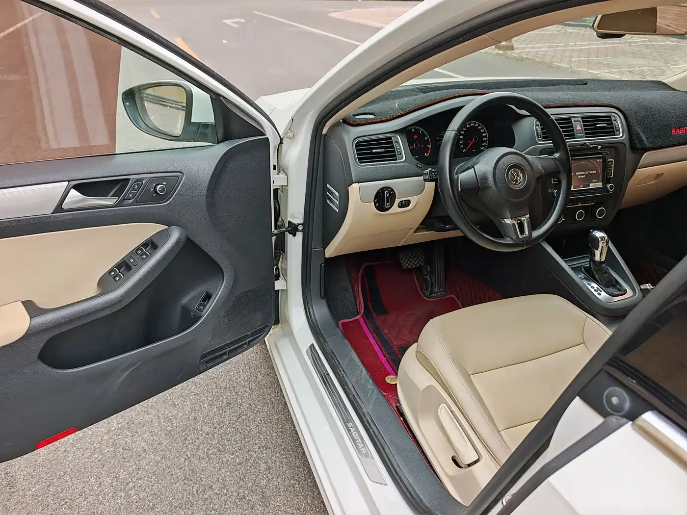 Volkswagen Sagitar 2014 Facelift 1.6L Automatic Comfort фото 6