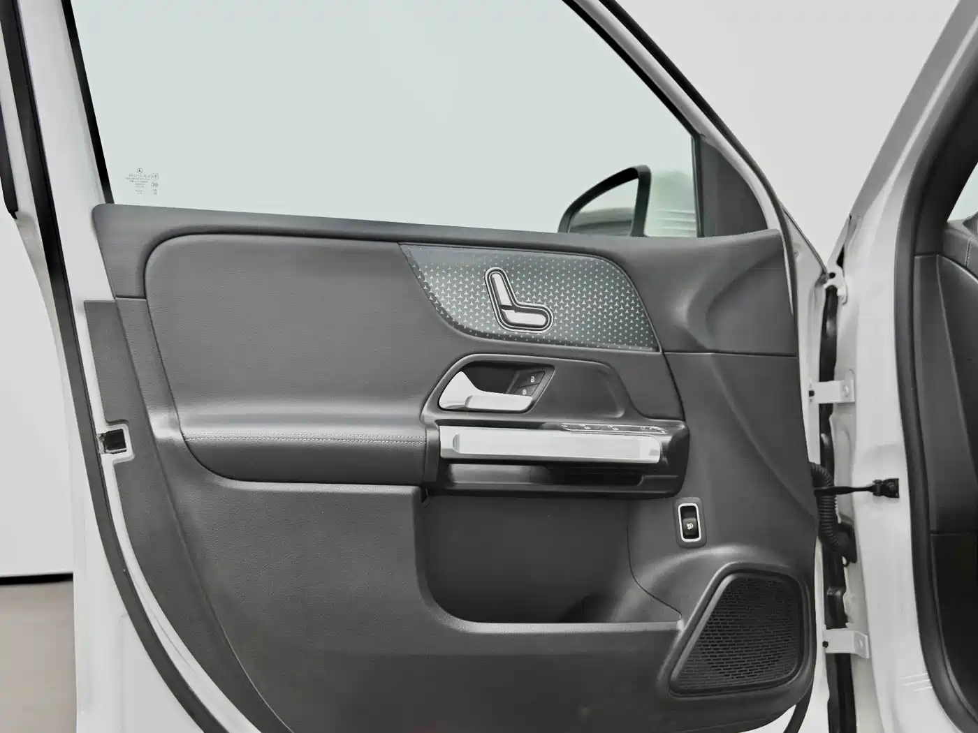 Mercedes-Benz GLB 2024 GLB 220 Dynamic фото 11