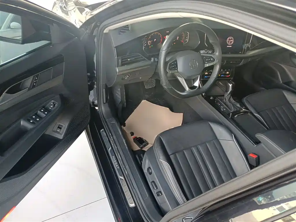 Volkswagen Passat 2022 330TSI Elite Edition фото 16