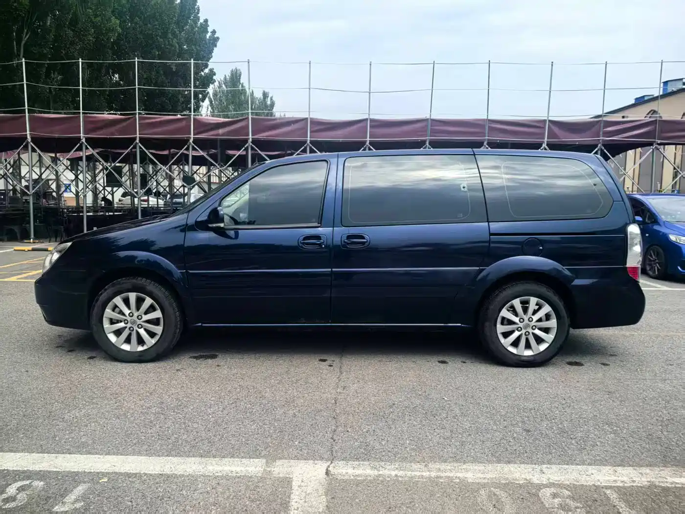 Buick GL8 2011 2.4L CT Comfort Edition фото 7