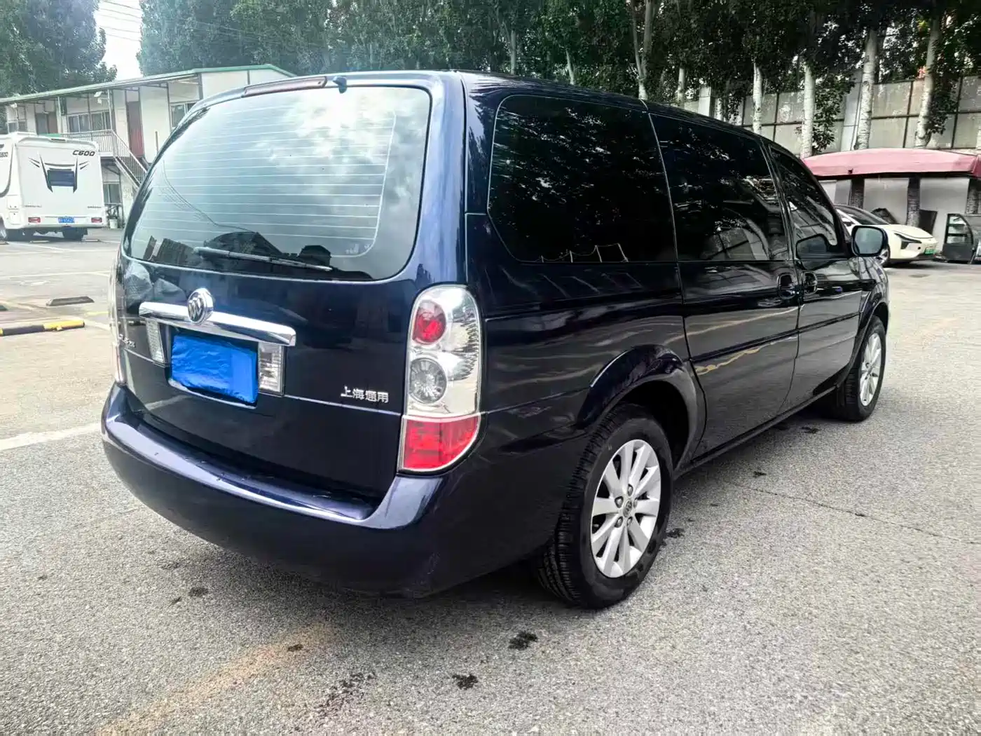 Buick GL8 2011 2.4L CT Comfort Edition фото 5