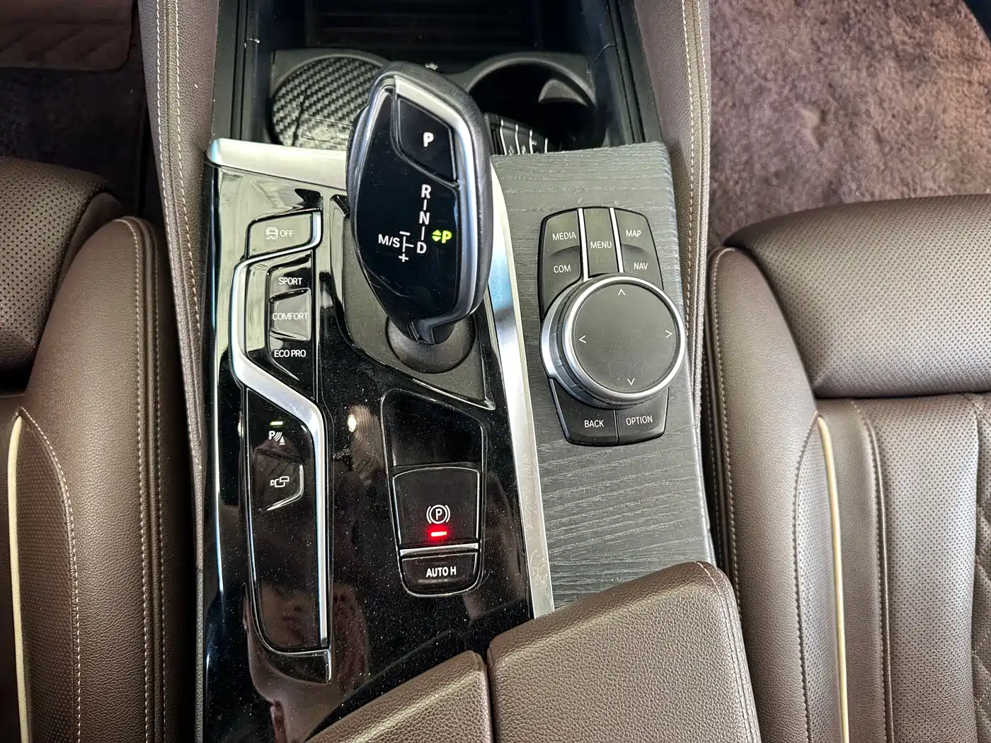 BMW 5 Series 2021 530Li Leading Luxury Package фото 28