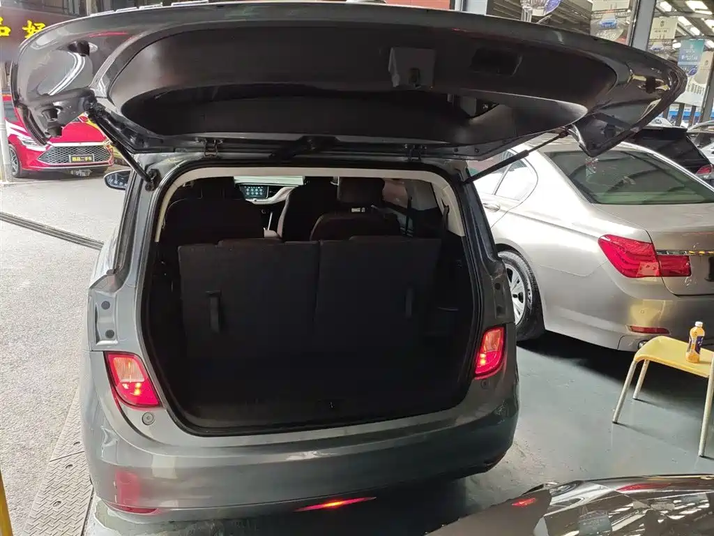 Buick GL6 2018 18T 6-Seater Luxury фото 19