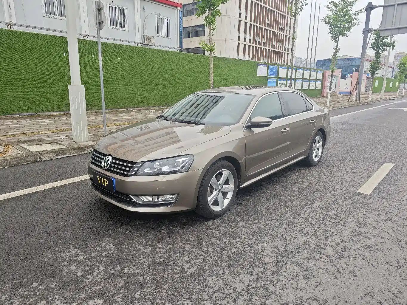 Volkswagen Passat 2011 1.8TSI DSG Supreme Edition фото 2