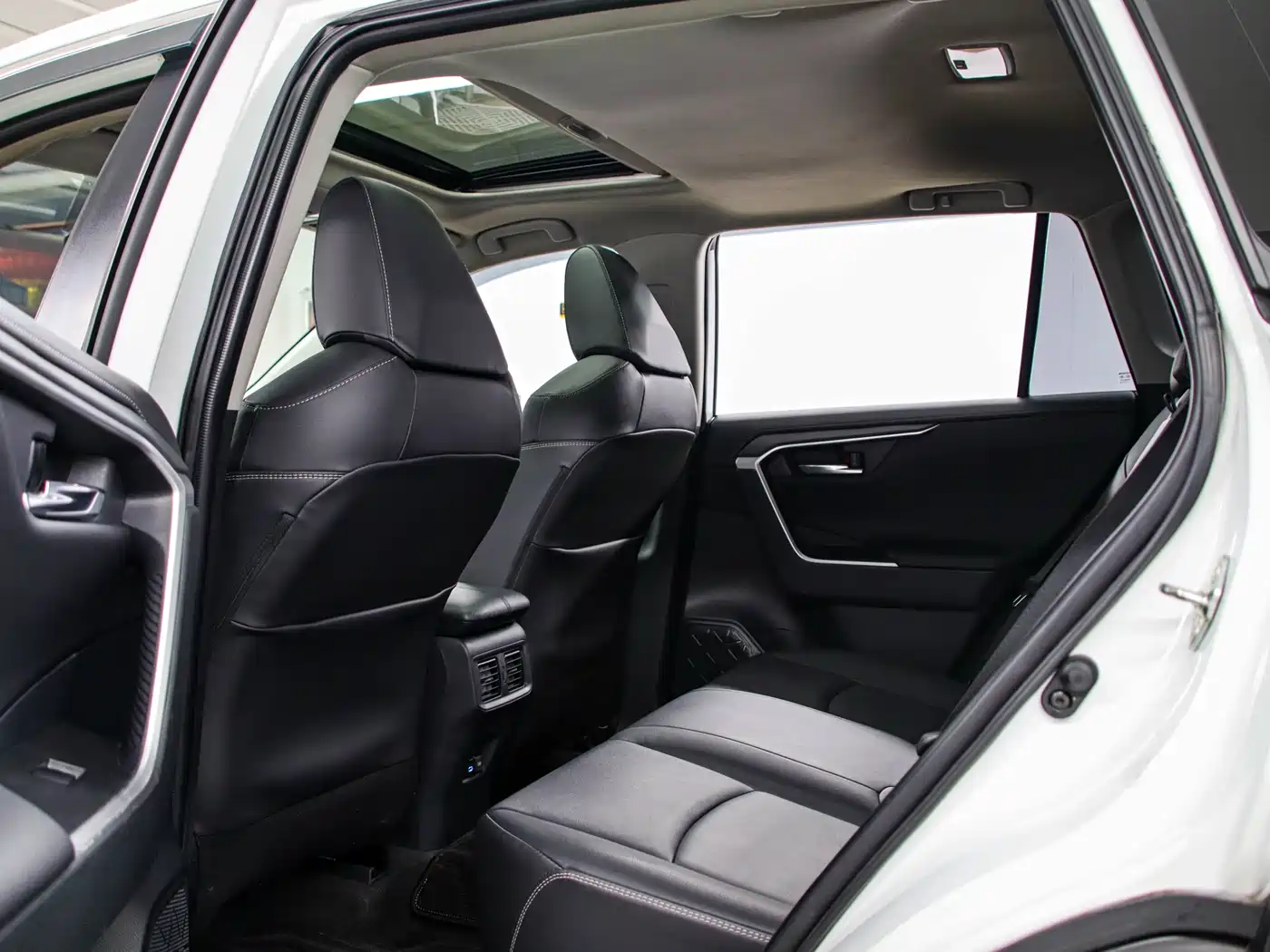Toyota RAV4 Rongfang 2022 2.0L CVT 4WD Trend Plus Edition фото 14