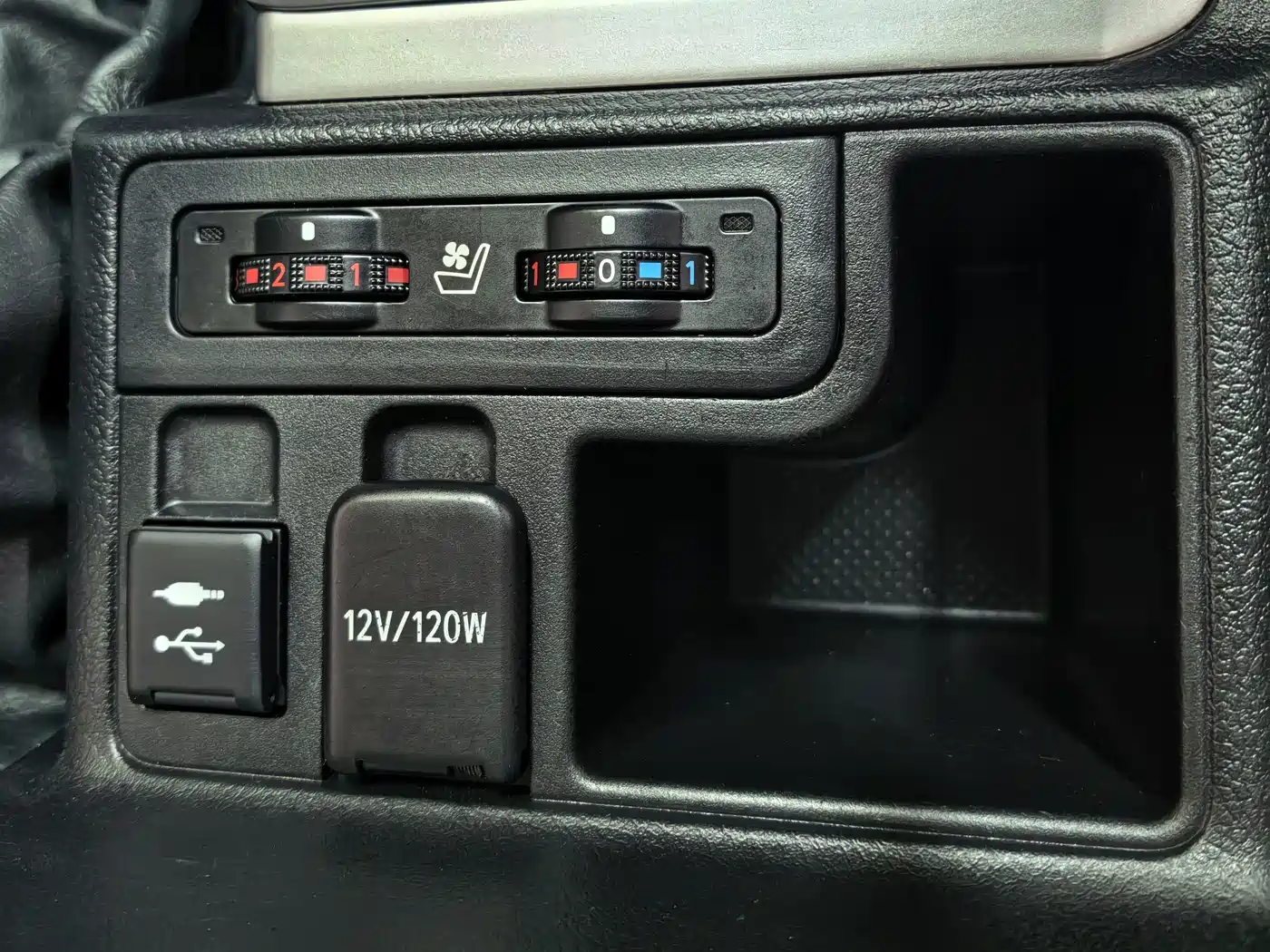 Toyota Prado 2019 3.5L Automatic TX-L Zunxiang Edition with Rear-mounted Spare Tire фото 8