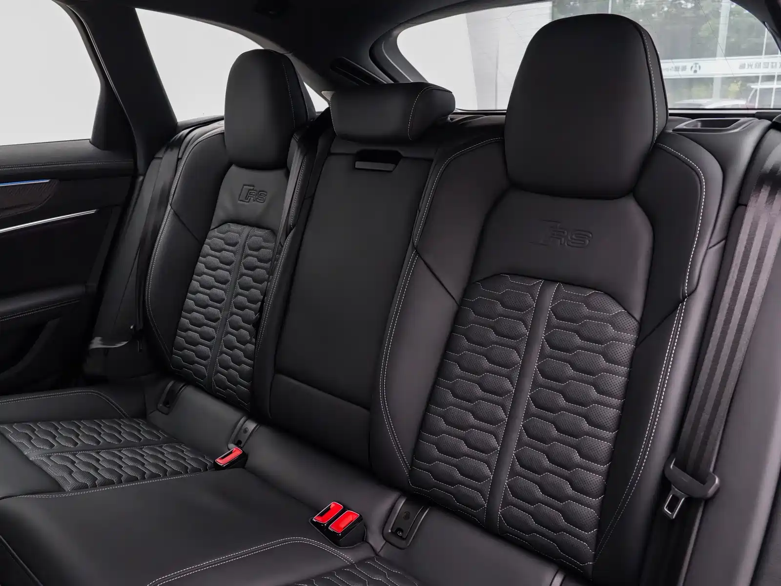 Photo 14 - Audi RS 6