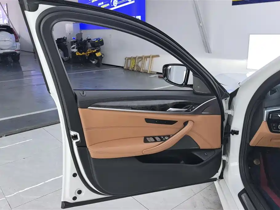 BMW 5 Series 2018 Facelift 530Li Leading M Sport Package фото 7
