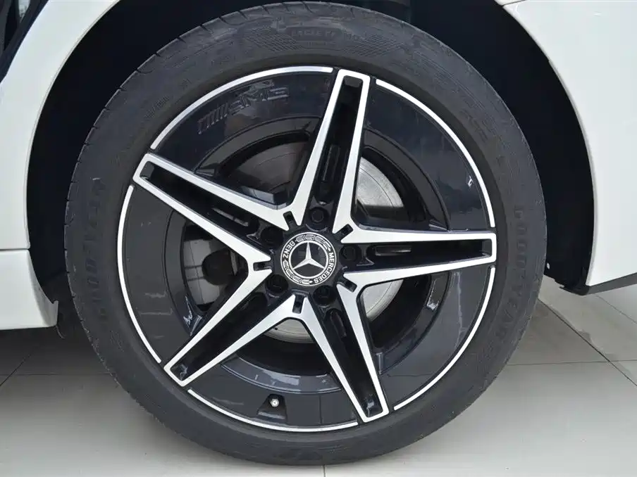 Mercedes-Benz C-Class 2024 C 260 L Night Edition Sport фото 15