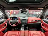 Photo 6 - Maserati Levante