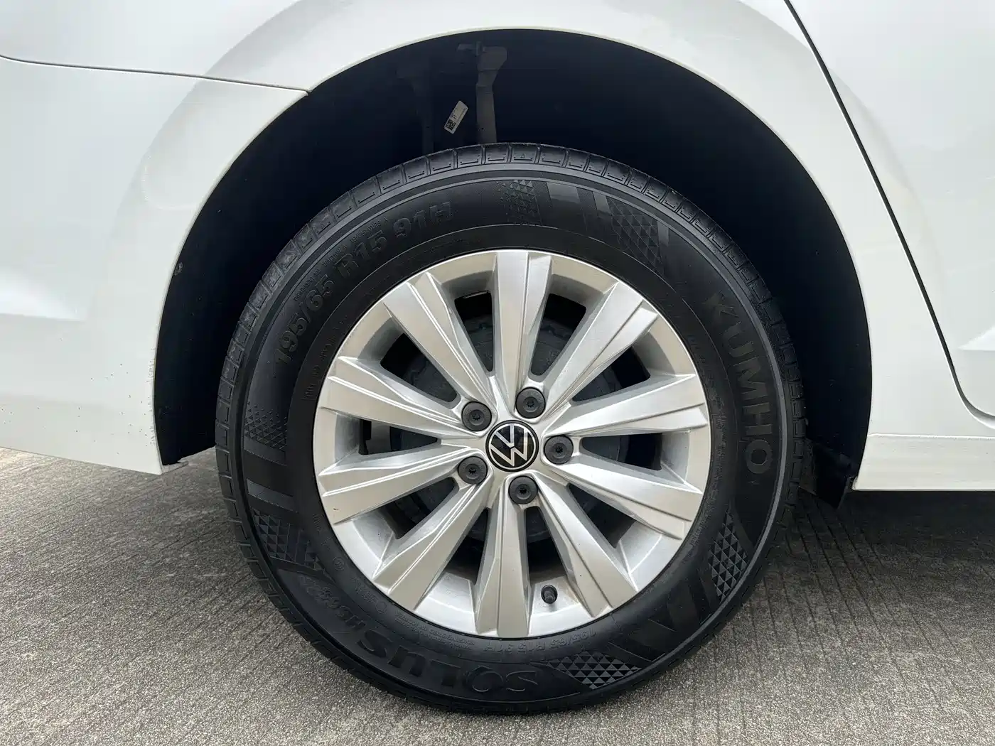 Volkswagen Lavida 2023 New Sharp 1.5L Auto Premium Edition фото 9