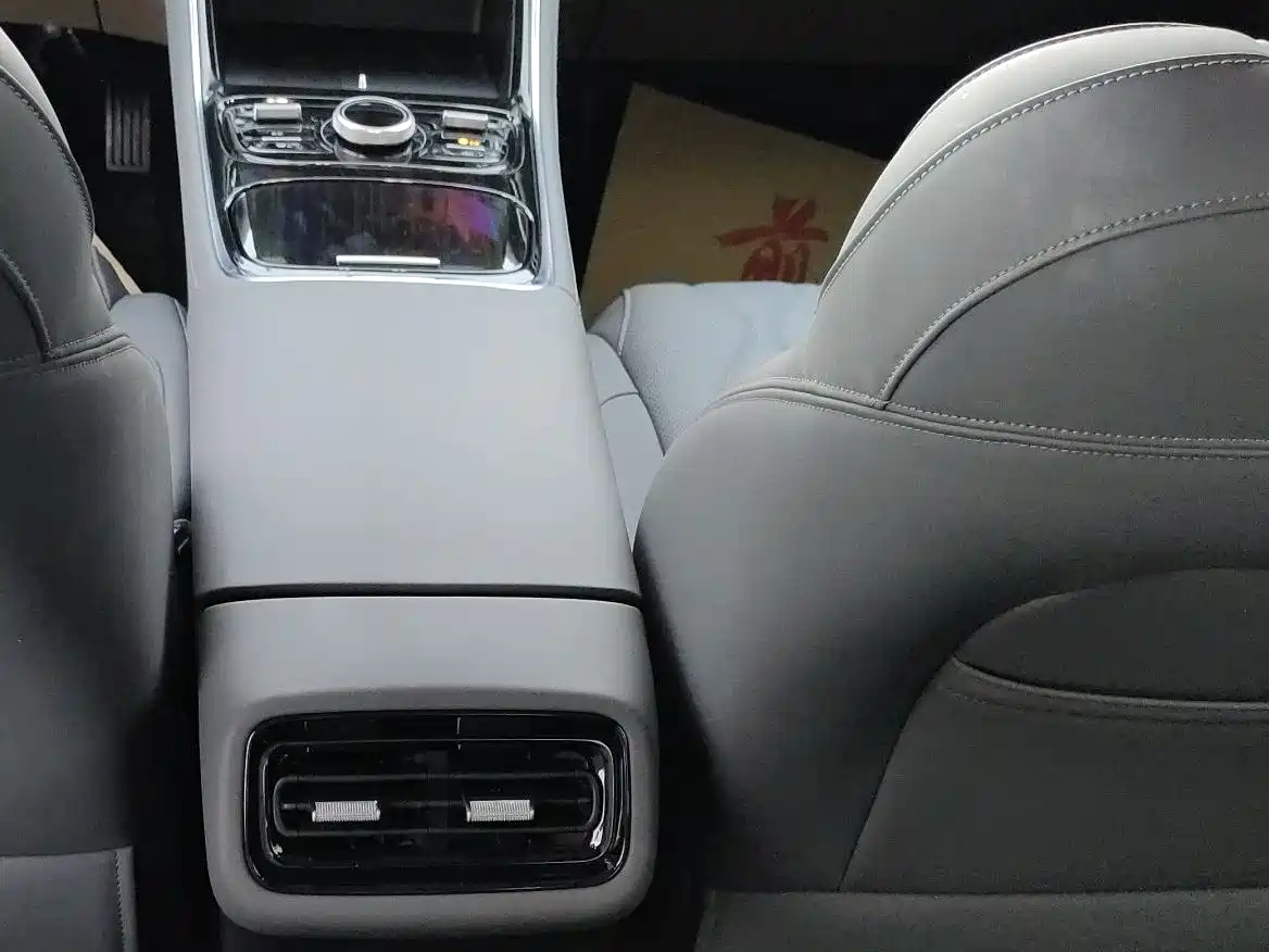 Geely Galaxy Galaxy A7 2025 EM-i 150km Explorer+ Edition фото 16