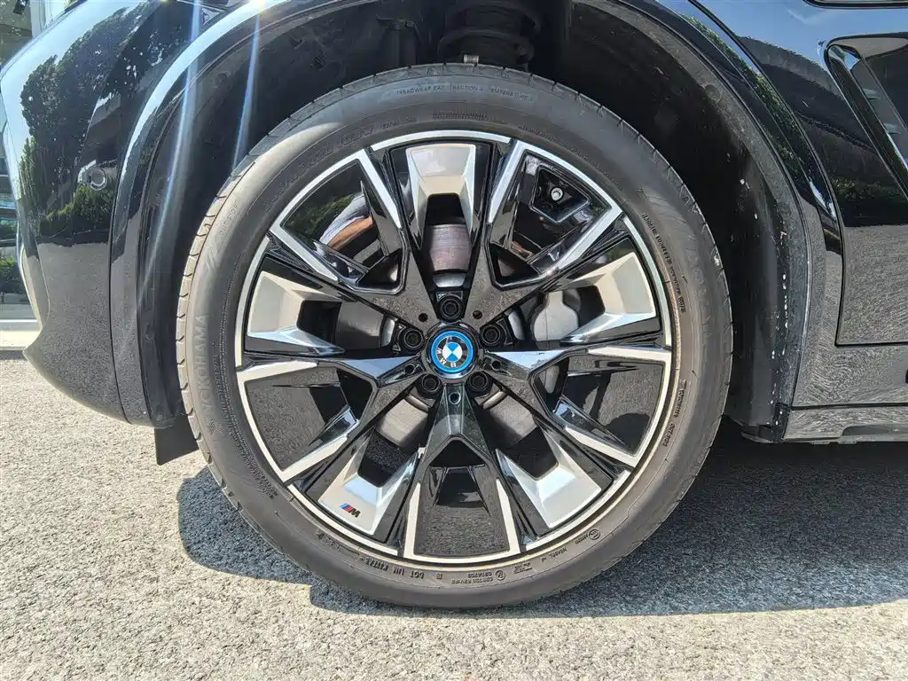 BMW iX3 2024 Innovation Leader фото 14