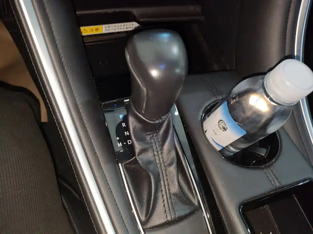 Toyota Avalon 2022 2.0L Luxury Edition фото 10