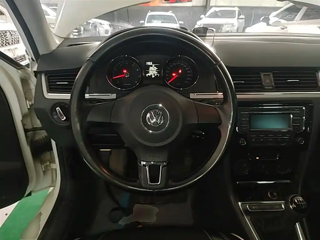 Volkswagen Bora 2015 Quality Edition 1.6L Manual Fashion фото 11