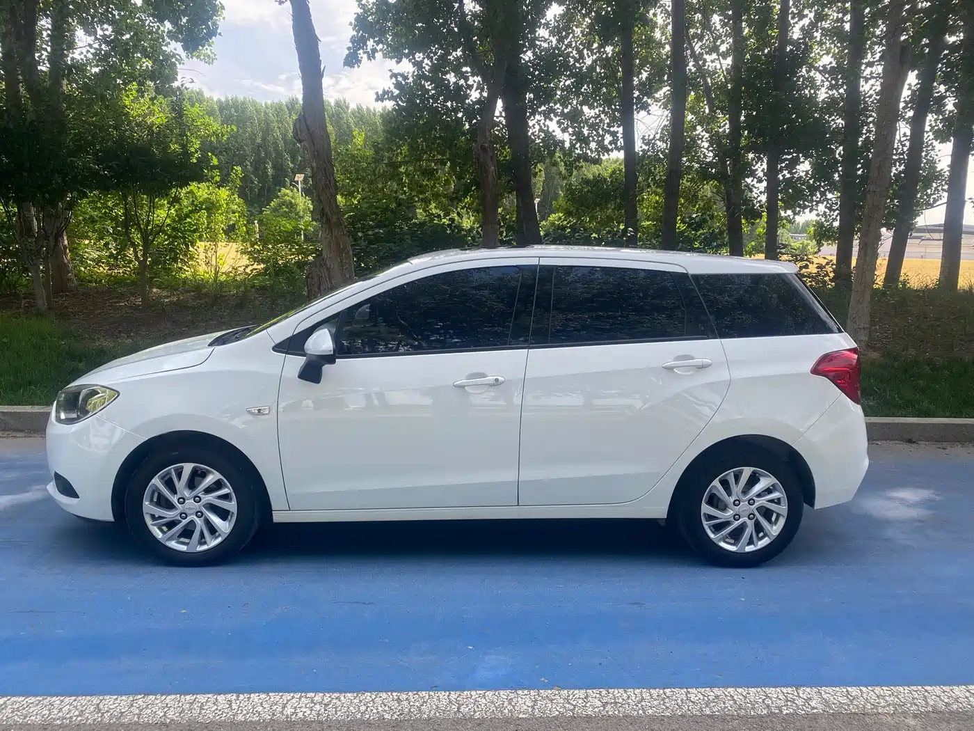 Chevrolet Lova RV 2018 1.5L Automatic Smart фото 4