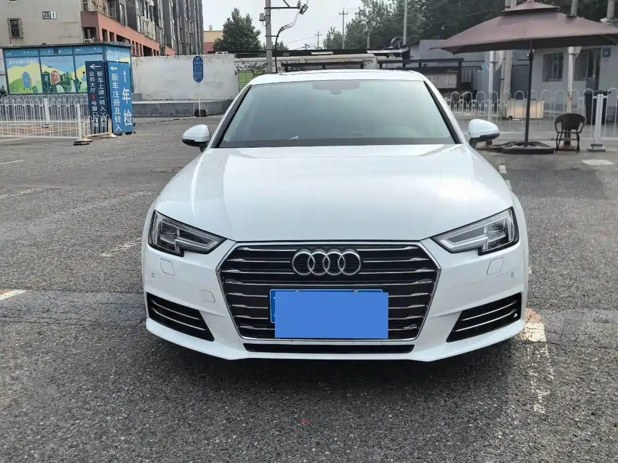 Audi A4L 2017 40 TFSI Fashion Edition