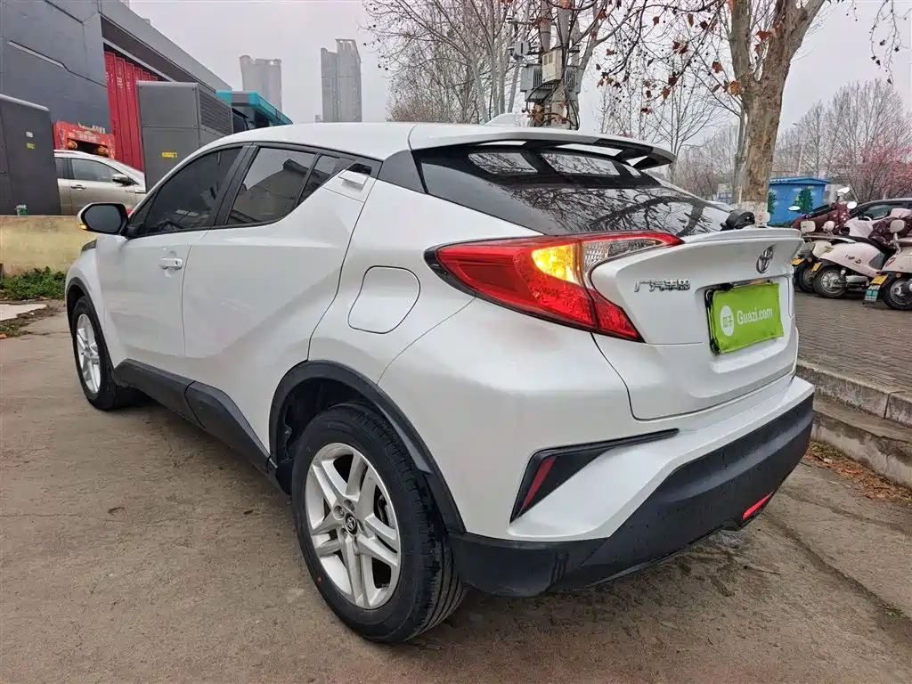 Toyota C-HR 2021 2.0L Comfort Edition фото 23