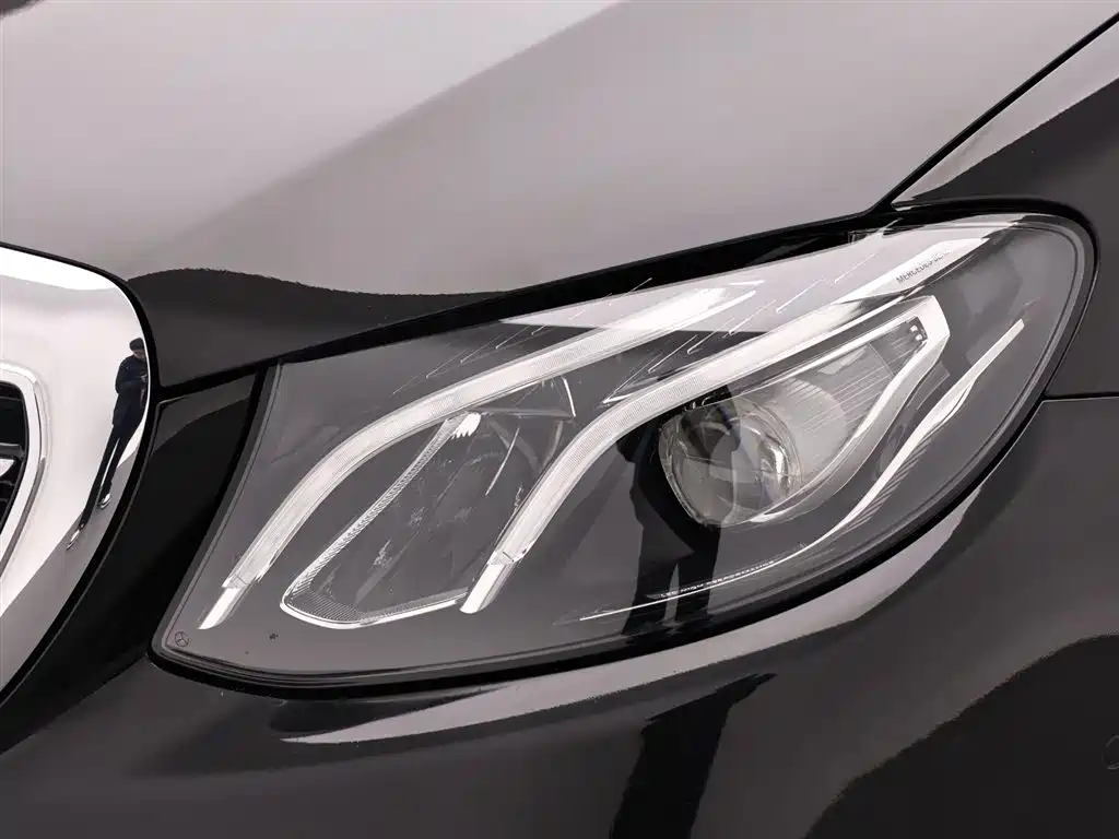 Mercedes-Benz E-Class 2018 Facelift E 300 L Luxury фото 18