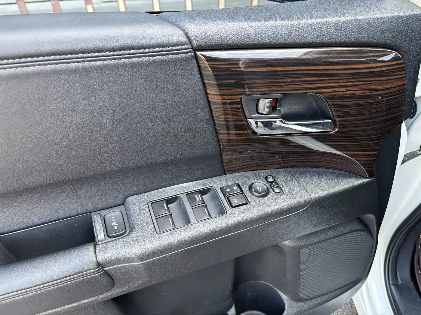 Honda Odyssey 2019 2.0L Sharp·Prestige Edition фото 13