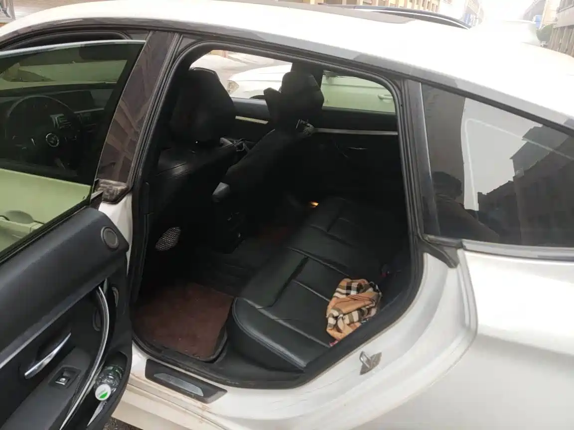 BMW 3 Series GT 2019 320i M Sport Model фото 6